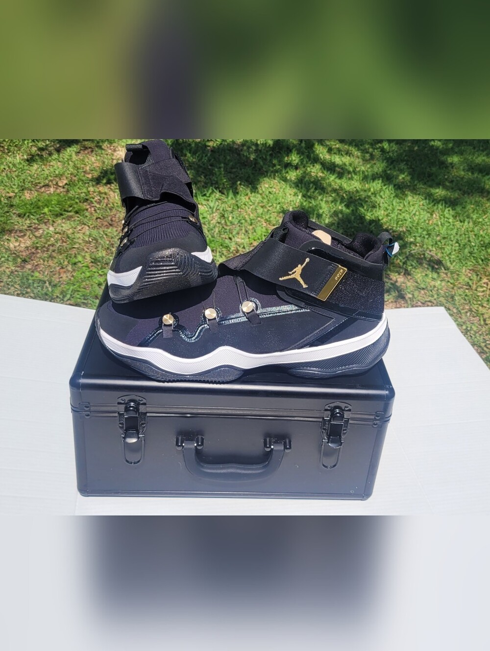 JORDAN AJNT 23 BLACK METALLIC GOLD SIZE 17 BRAND NEW WITH CASE